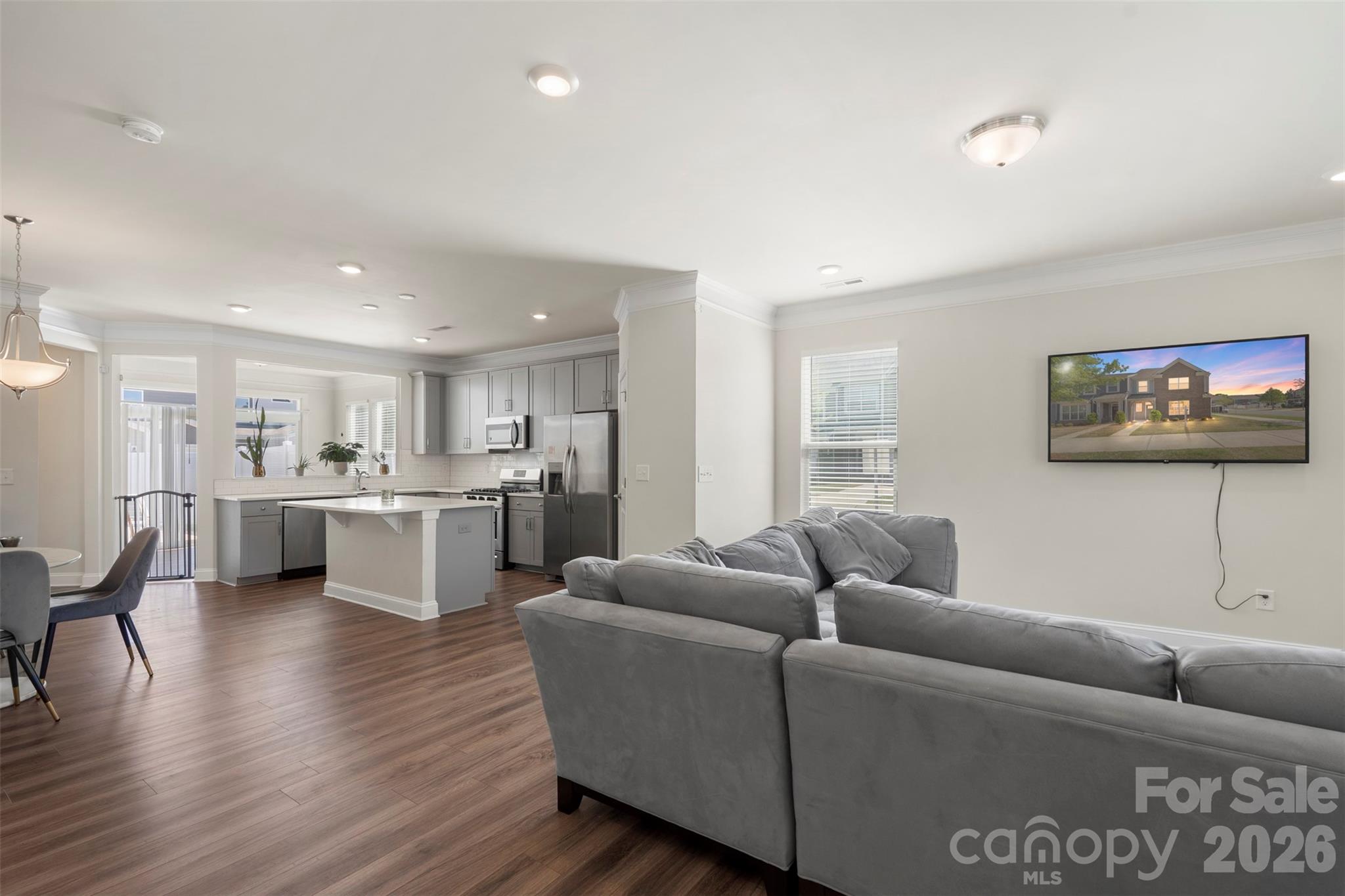 The Enclave at Davis Lake - Residential
