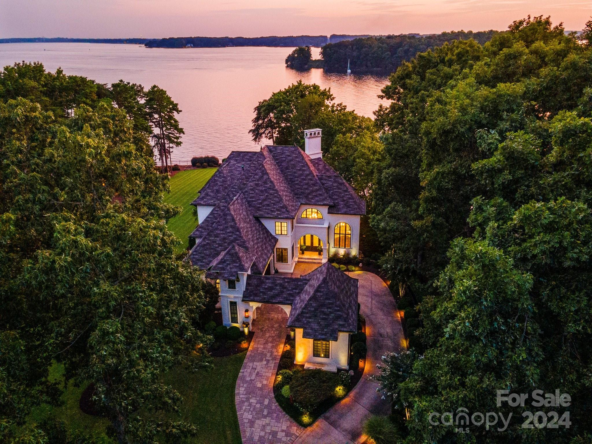 The Peninsula - Residential