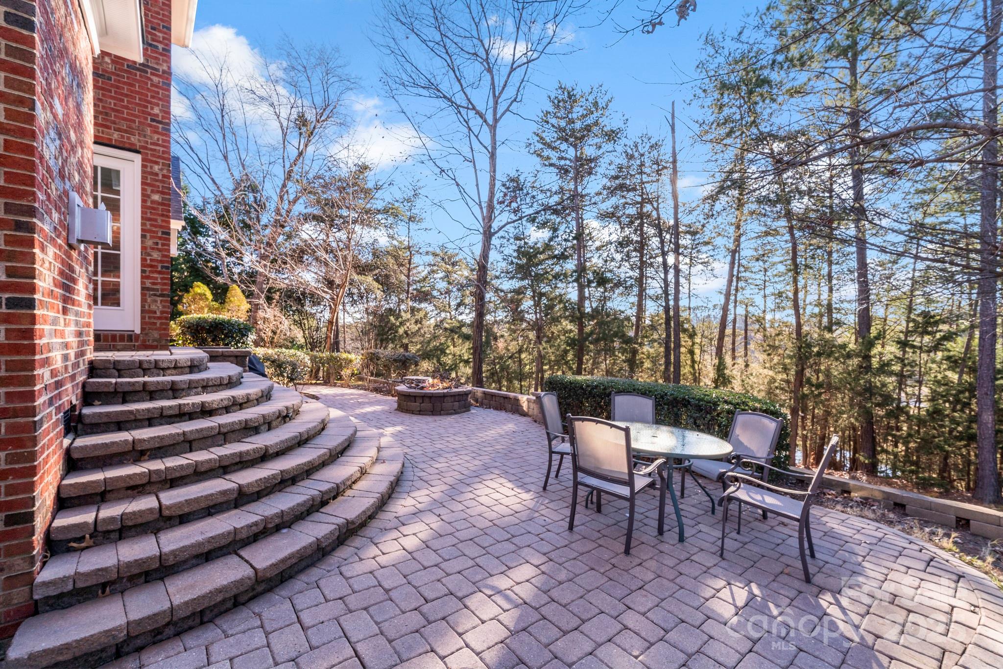 Lake Shore - Residential