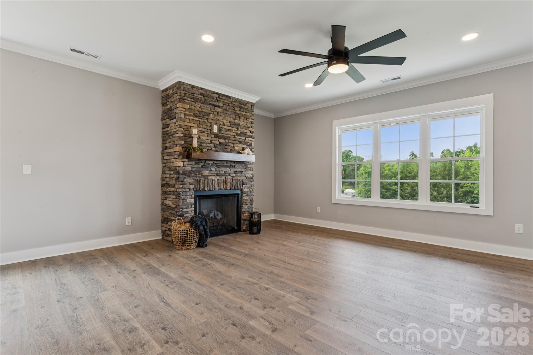 The Reserve at Lake Louise - Residential