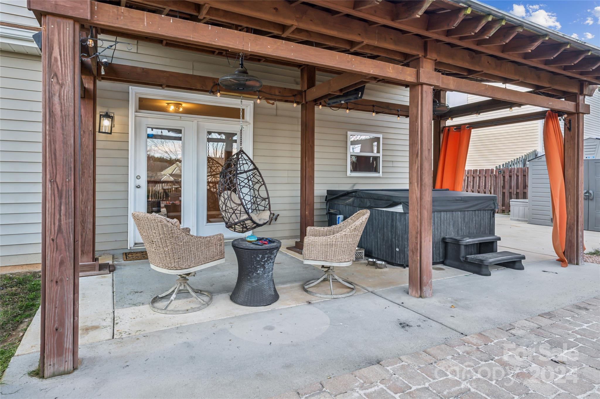 Almond Glen - Residential
