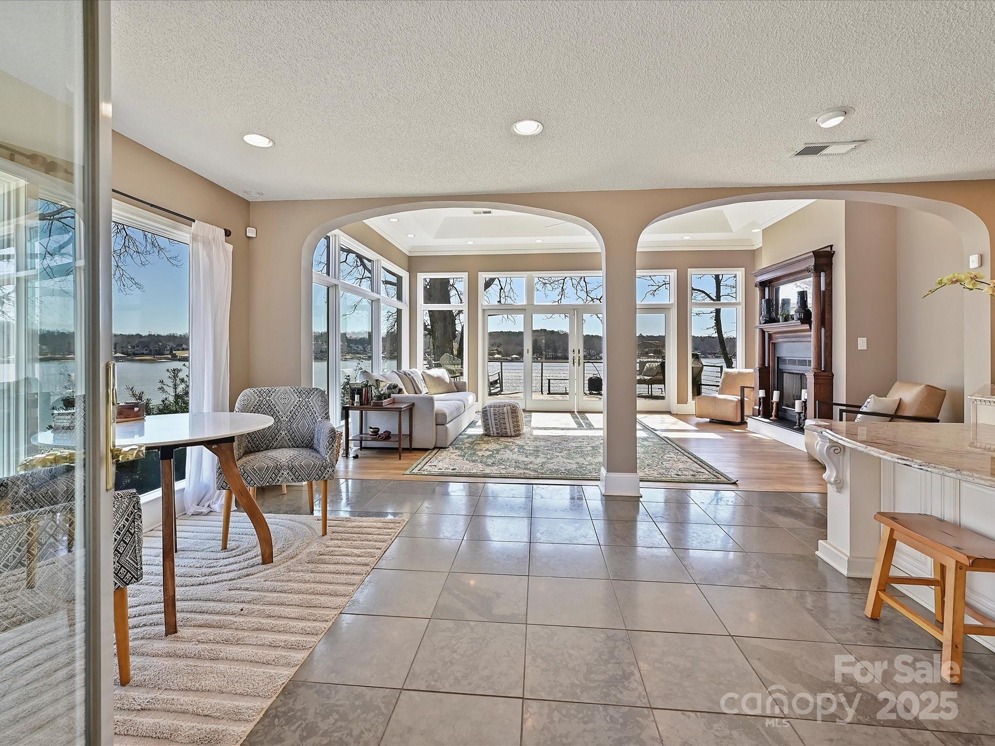 Tega Cay - Residential