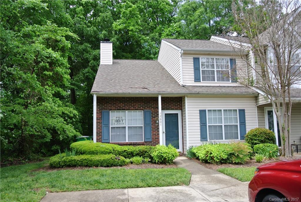 End unit townhouse in booming south west area of Charlotte. Tenant is responsible for all utilities. Landlord will pay HOA fee.