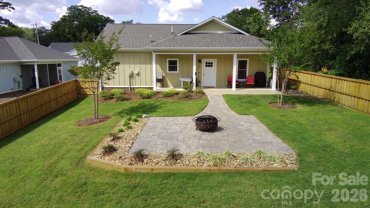 Twelve Oaks - Residential