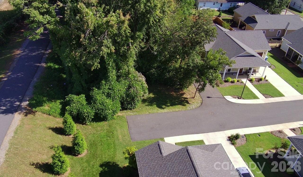 Twelve Oaks - Residential