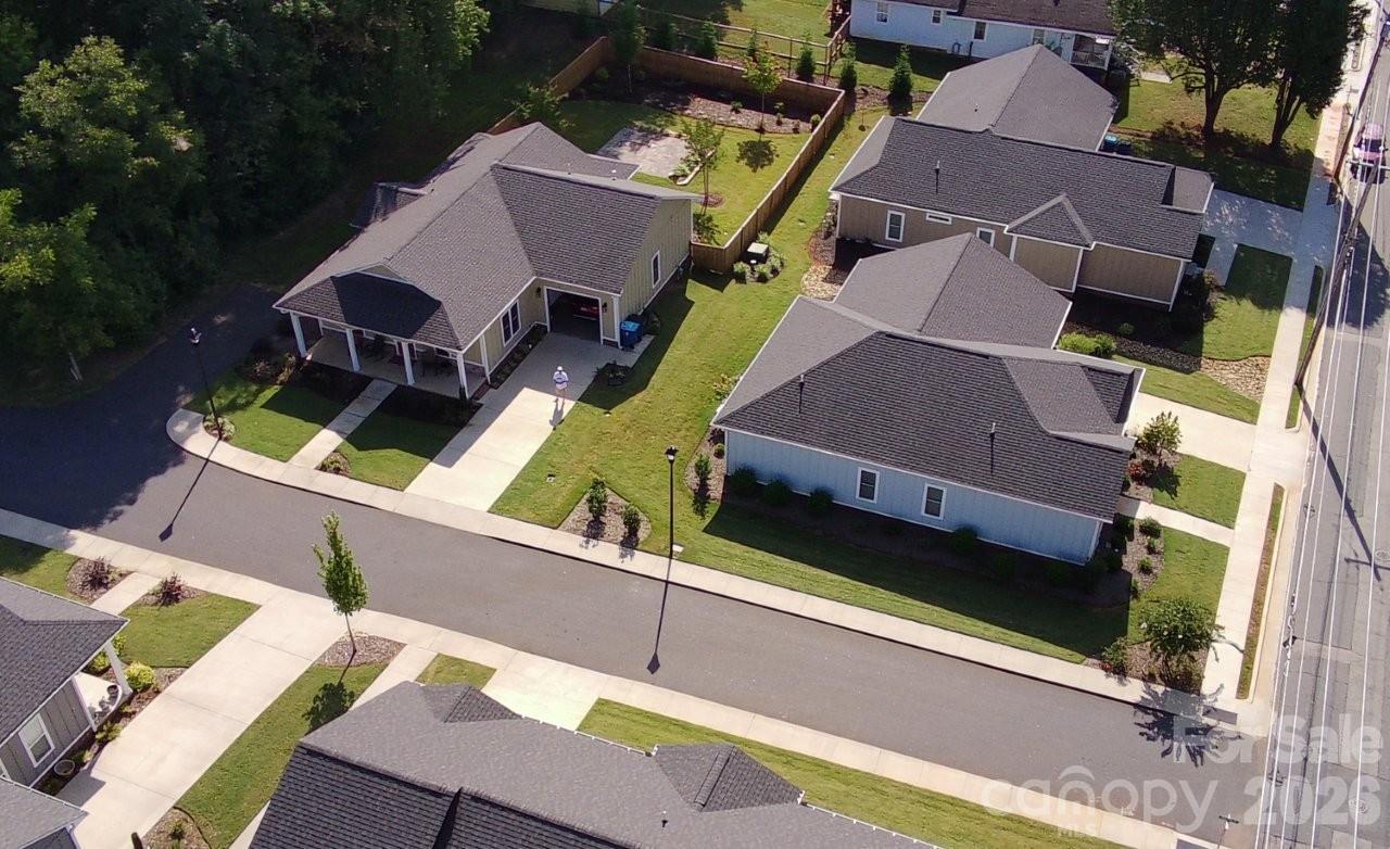 Twelve Oaks - Residential
