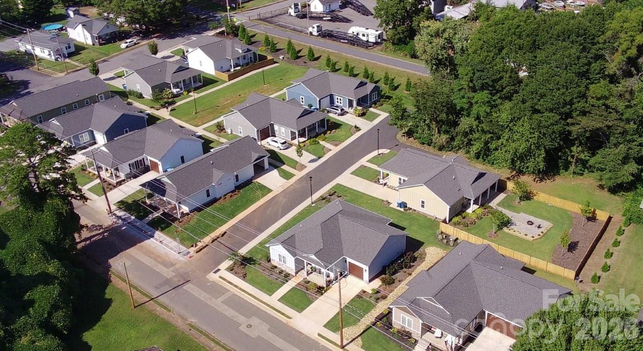 Twelve Oaks - Residential