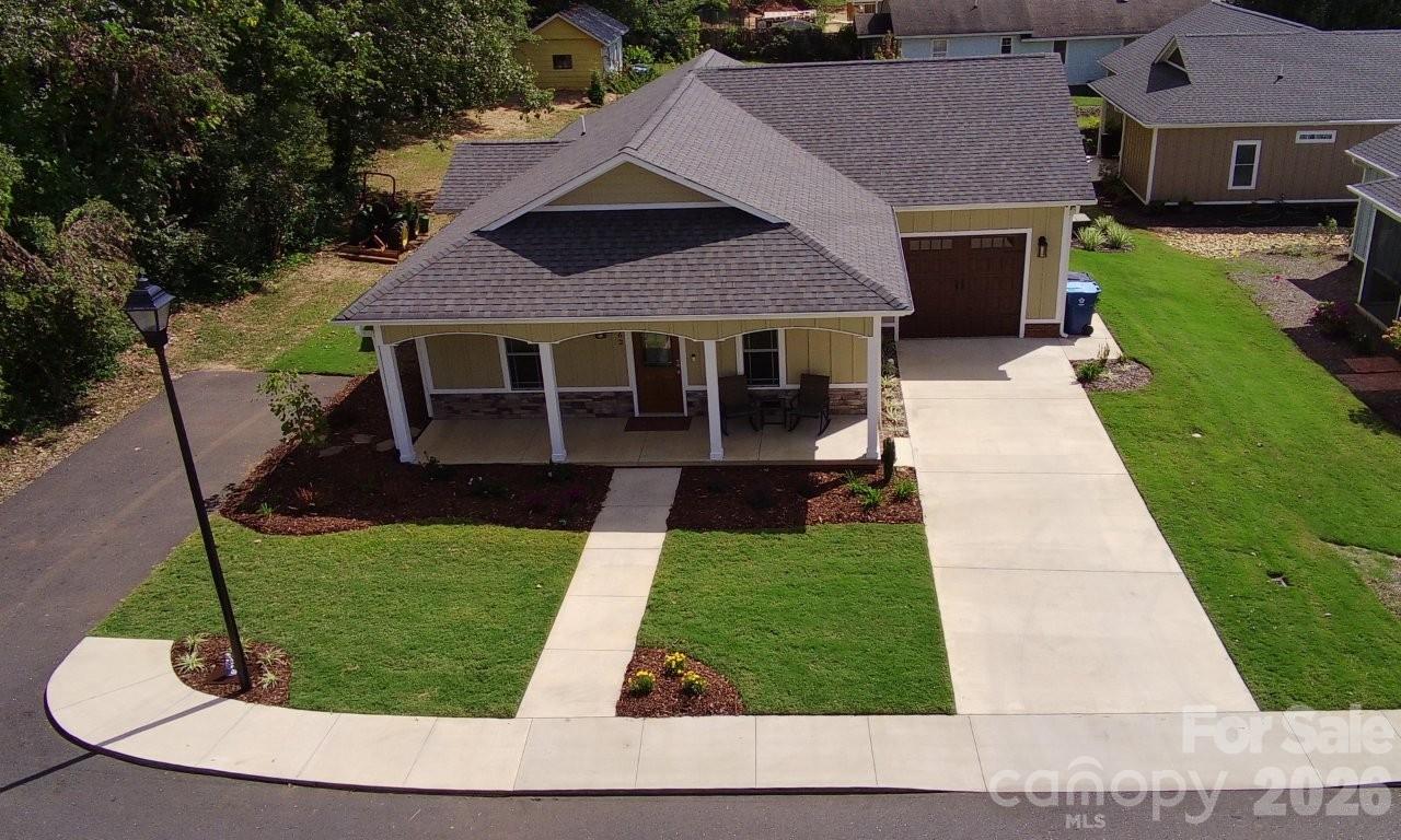 Twelve Oaks - Residential