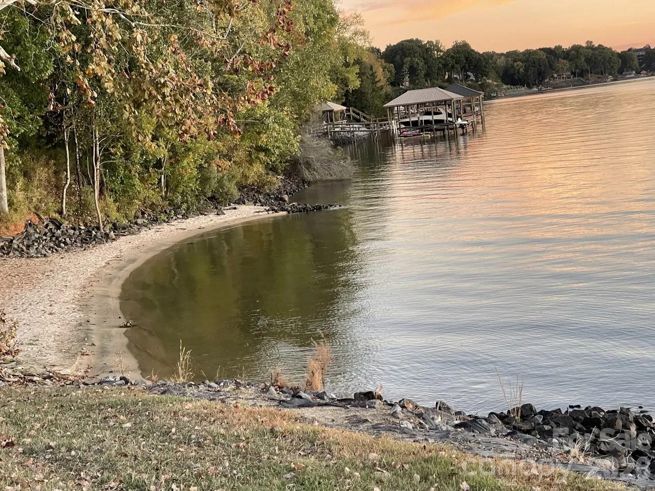Tega Cay - Residential