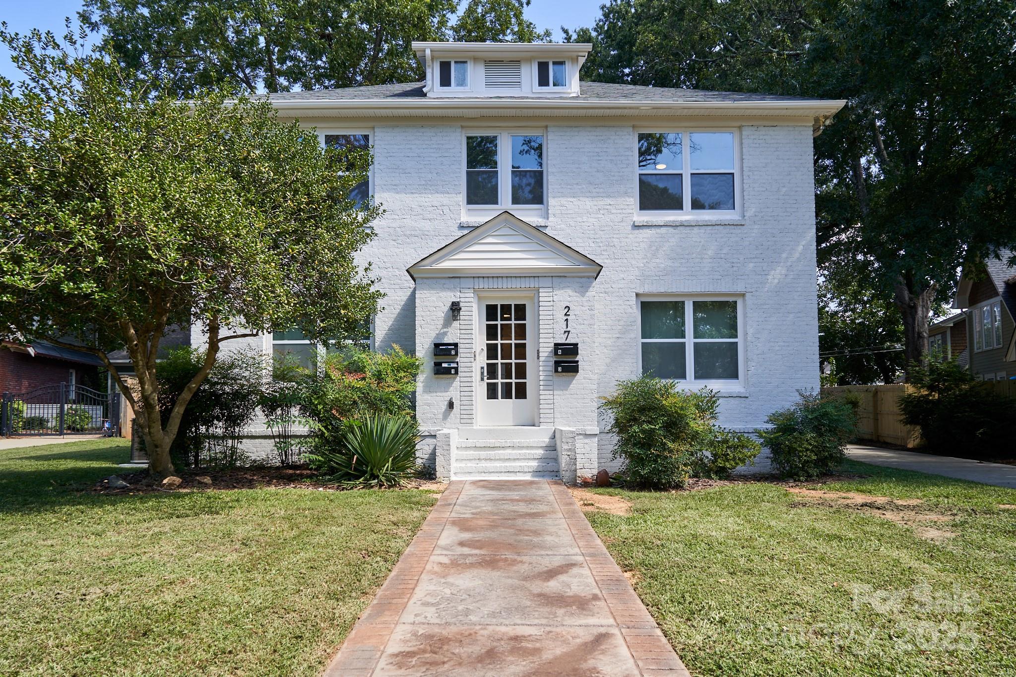 Amazing property with this quad within walking distance to boutique shops, restaurants, park, and hospital. Close proximity to Uptown Charlotte and Charlotte Douglas International airport. Rare investment opportunity.