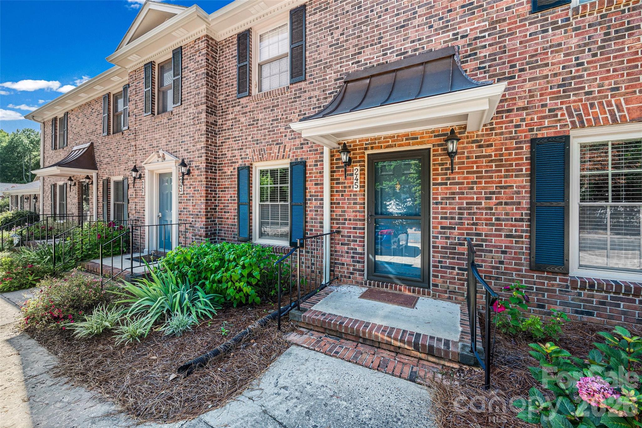 olde pointe - Residential