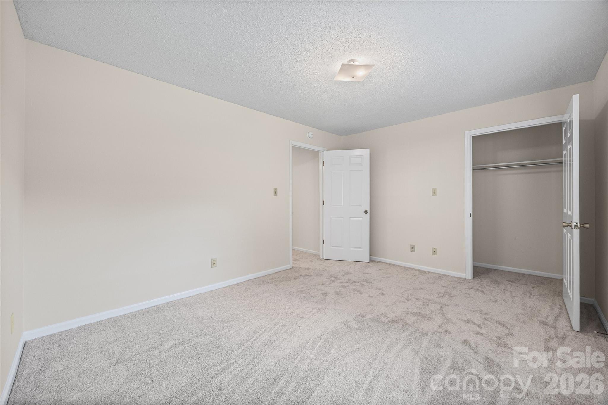 olde pointe - Residential