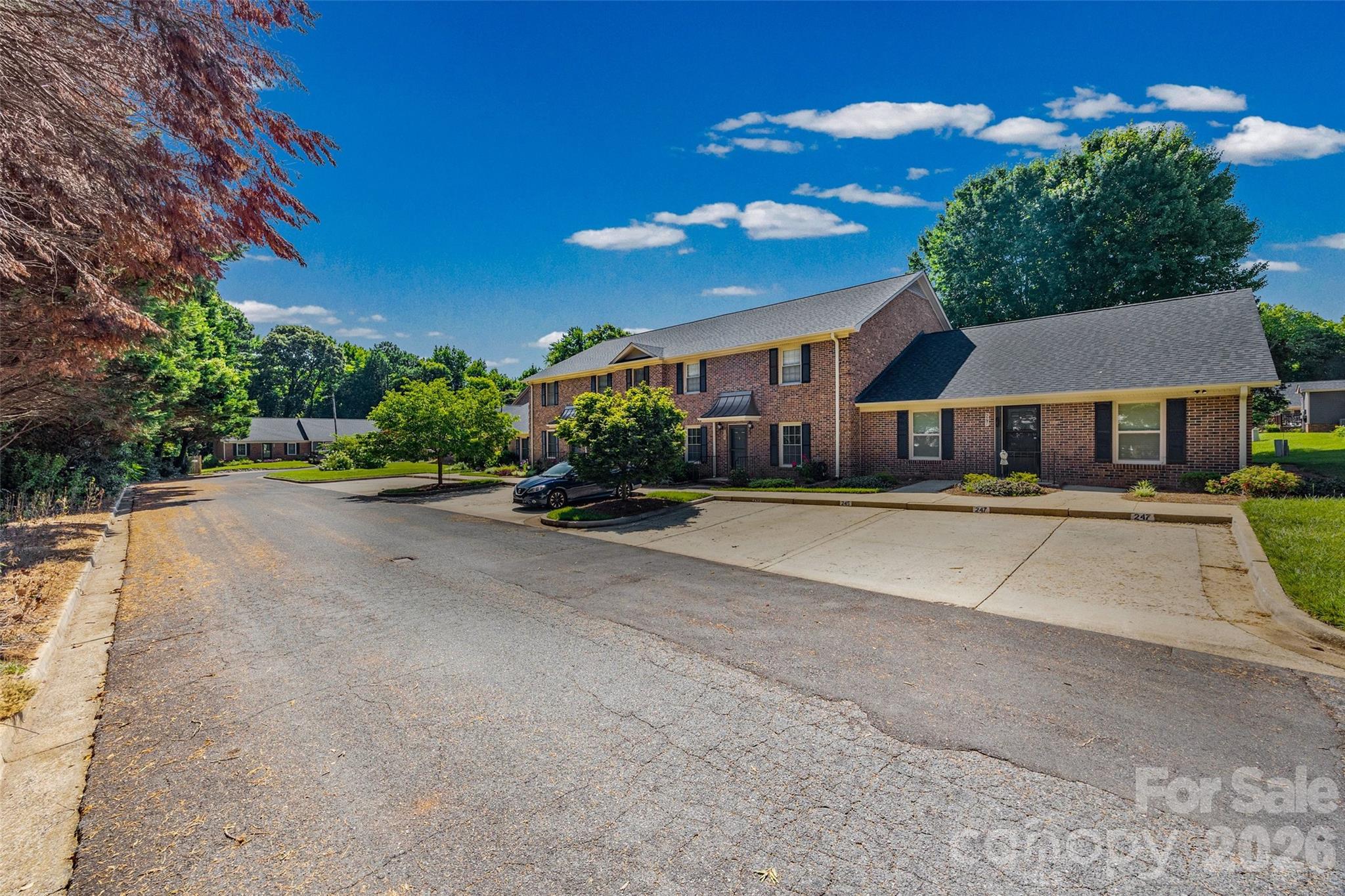 olde pointe - Residential