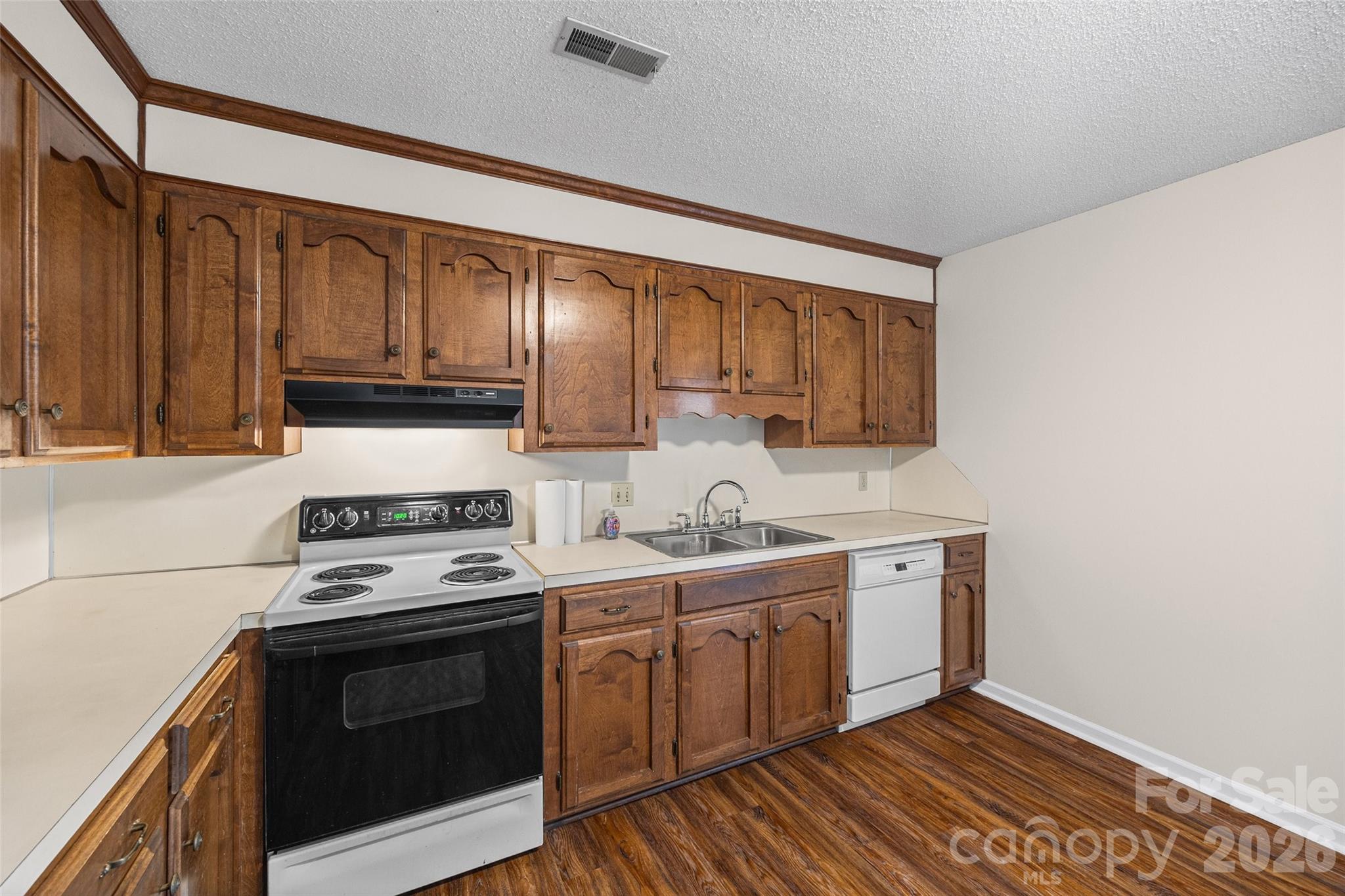 olde pointe - Residential
