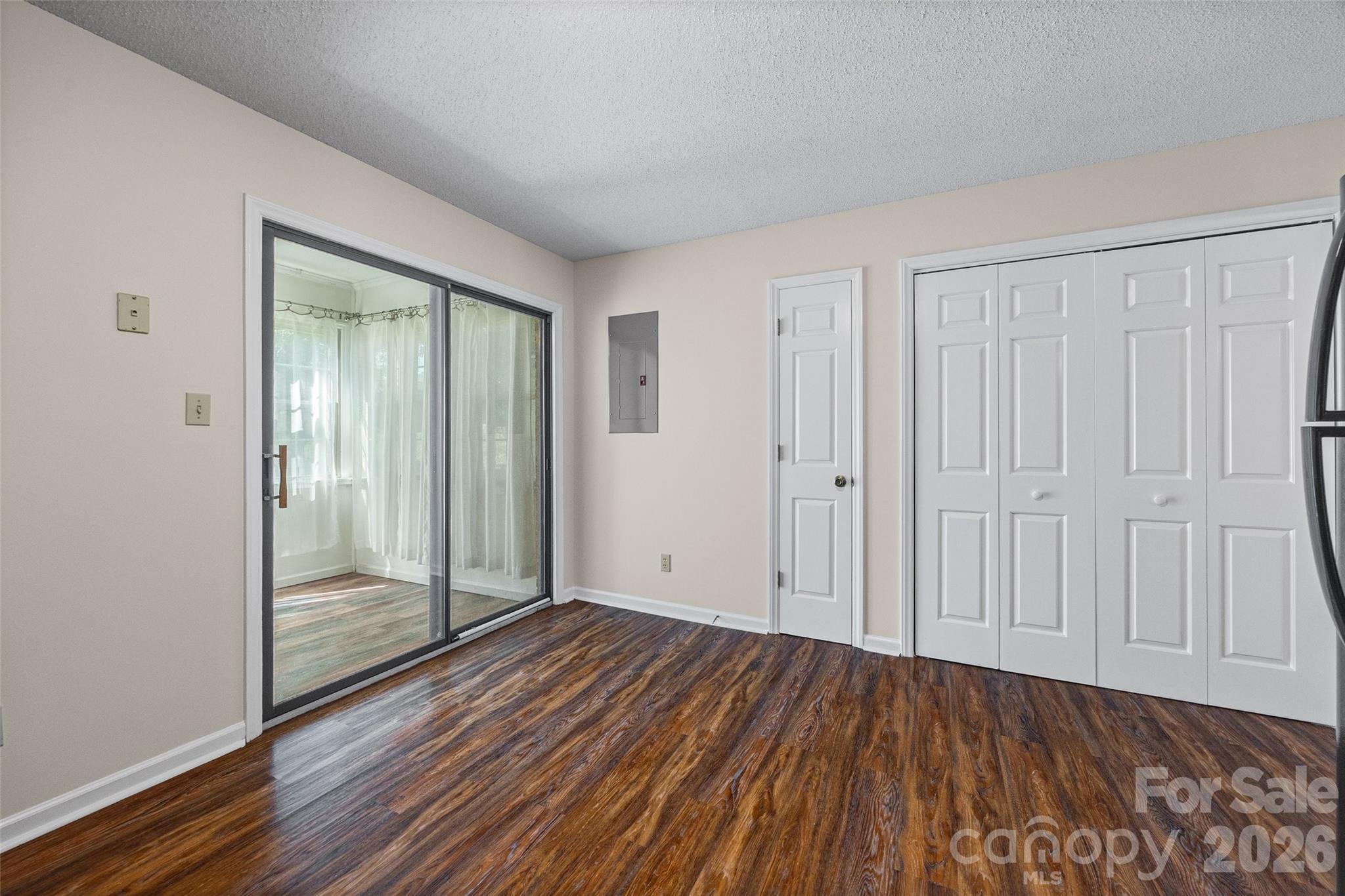 olde pointe - Residential