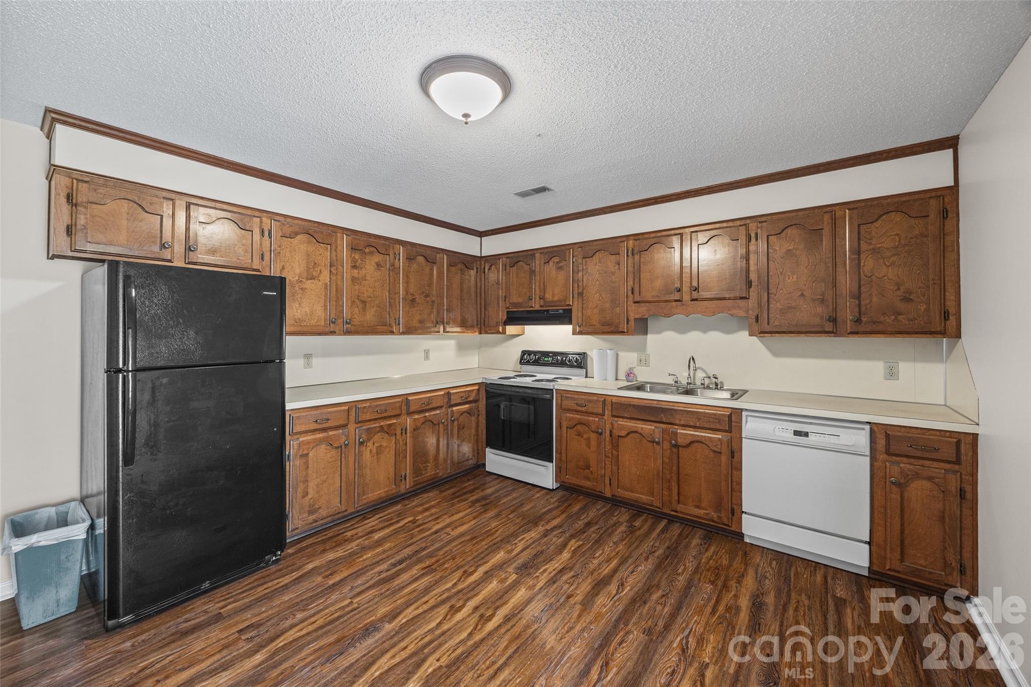 olde pointe - Residential