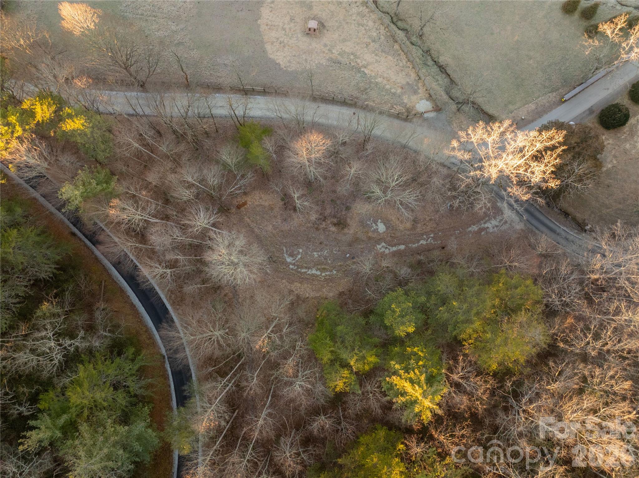 The Settlement at Thomas Divide - Land