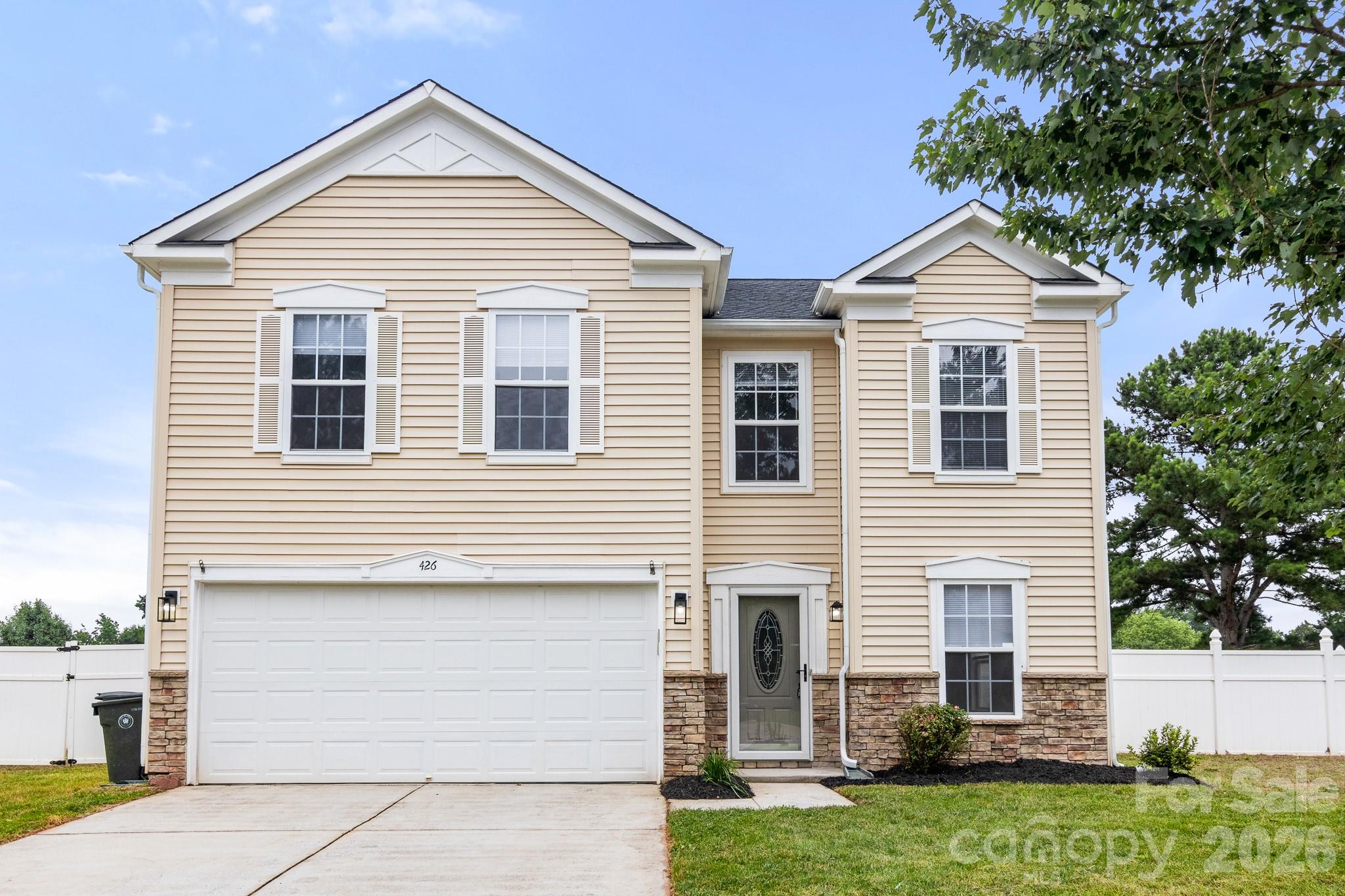 Welcome to this gorgeous home with an open floorplan in the vibrant Brookside neighborhood of historic York, SC. Step through the front door into a great flex space that could function as an office space, living room area, or formal dining room!  Continue on to the great room that features a stone fireplace and the nearby half bathroom. The kitchen features quartz countertops, NEW stainless steel appliances, bright white cabinets, a kitchen island/breakfast bar, and Breakfast area. This home also has a walk-in pantry.  Upstairs are the primary bedroom, 2 other bedrooms, a full bathroom, the laundry room/utility closet, AND a loft/flex space. The guest bathroom has a lovely single quartz vanity and shower/tub combo. The primary bedroom is spacious and the primary bathroom has a DUAL quartz vanity, large walk-in closet, and a shower/garden tub combo with built-in wall shelves. Laundry room/Utility closet has washer/dryer hookups, and houses the water heater and furnace. The backyard has a FULL privacy fence and large patio. Come see this home today!