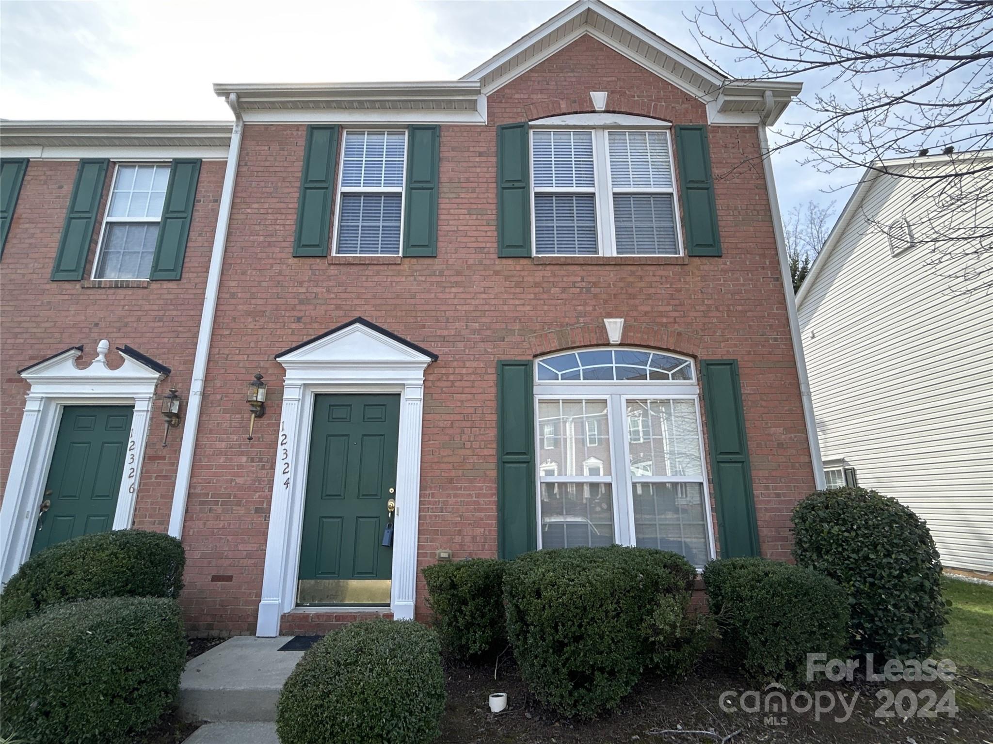 Lovely well maintained townhouse available for immediate occupancy. Living room and formal dining room. New LVF downstairs and upstairs. Primary suite features Large walk in closet, trey ceilings, dual vanity and garden tub. NON-SMOKING Unit! Community pool. Renters Insurance is required.