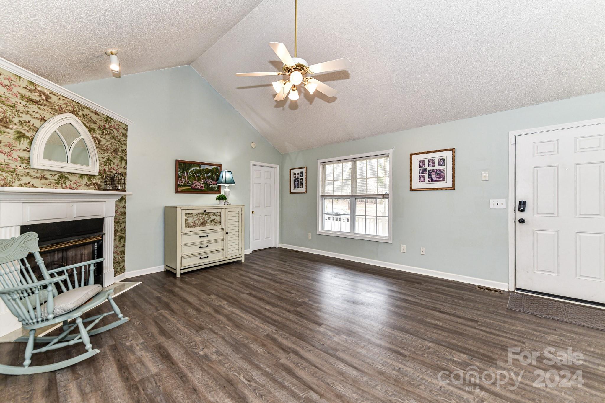 Avery Lake - Residential