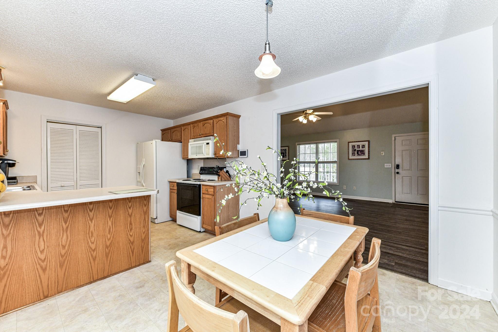 Avery Lake - Residential