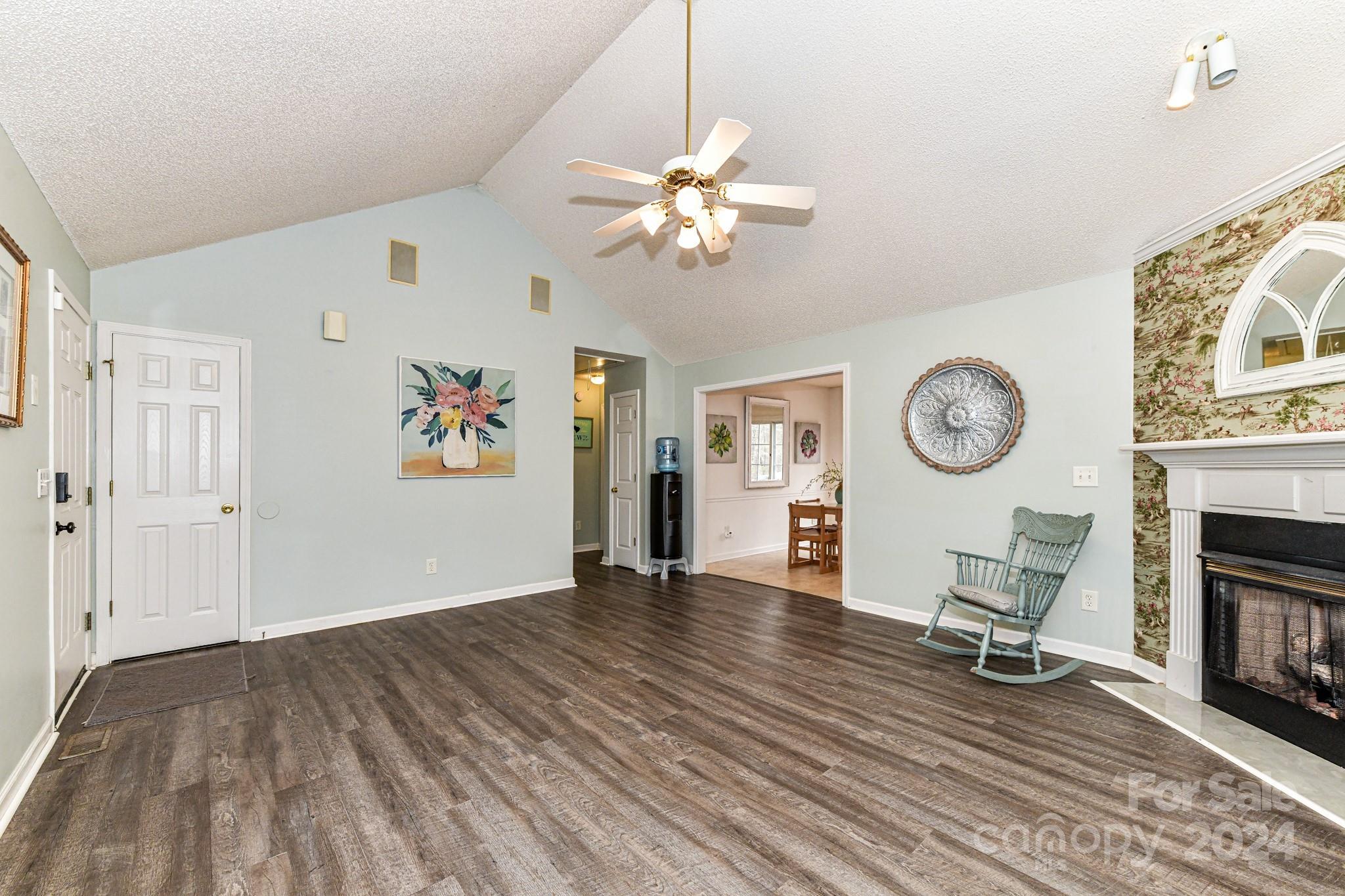 Avery Lake - Residential