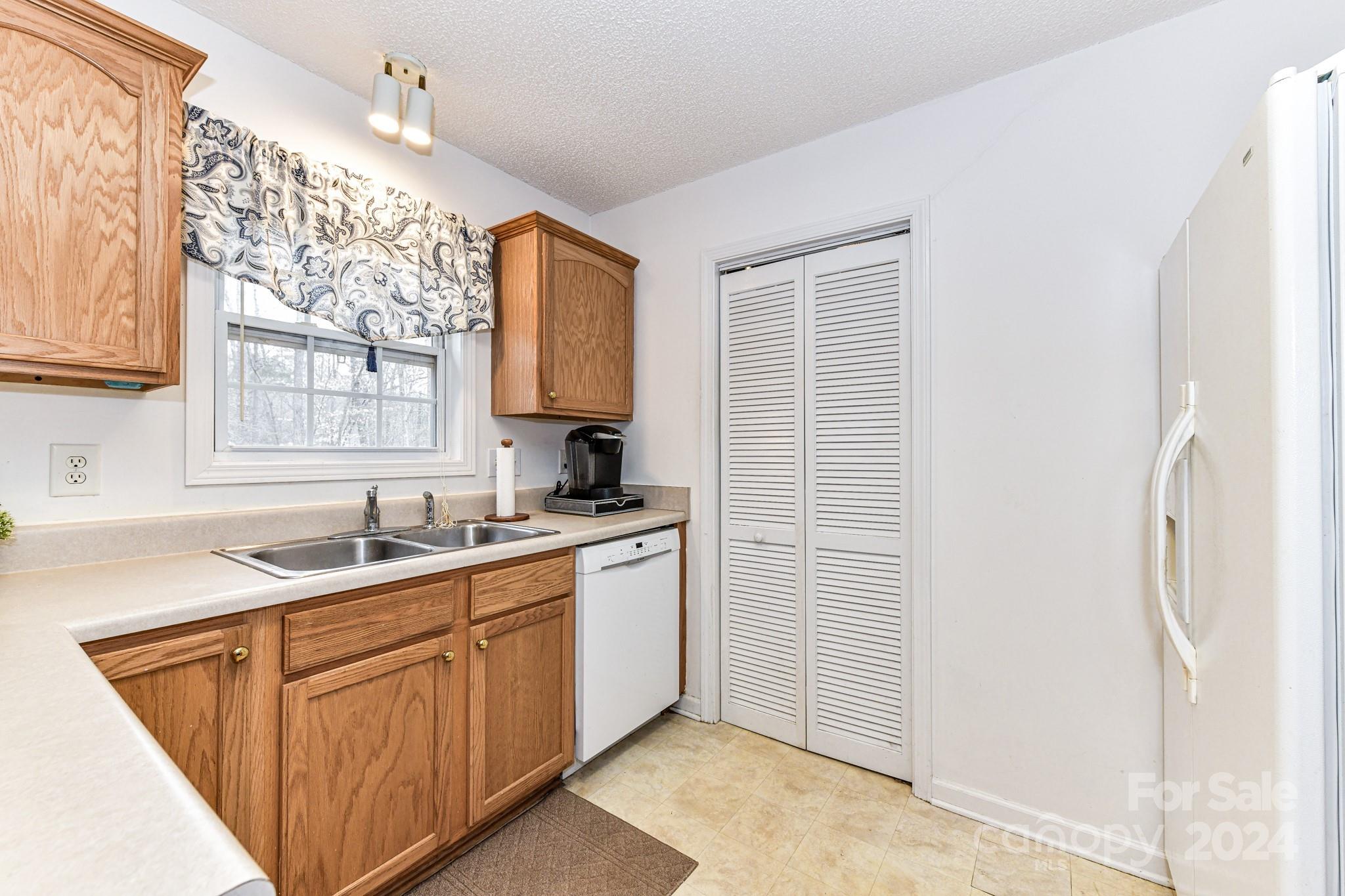 Avery Lake - Residential