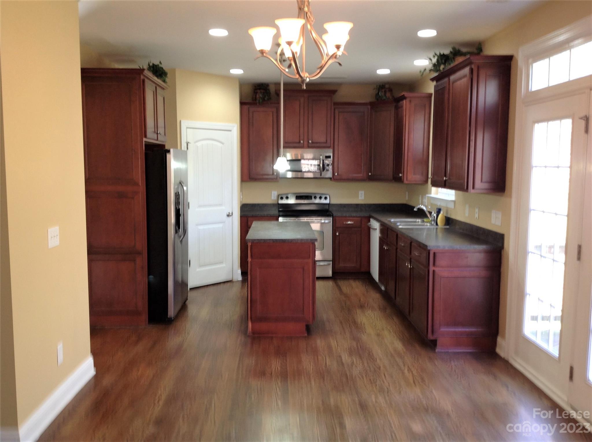 Riverfront - Residential Lease