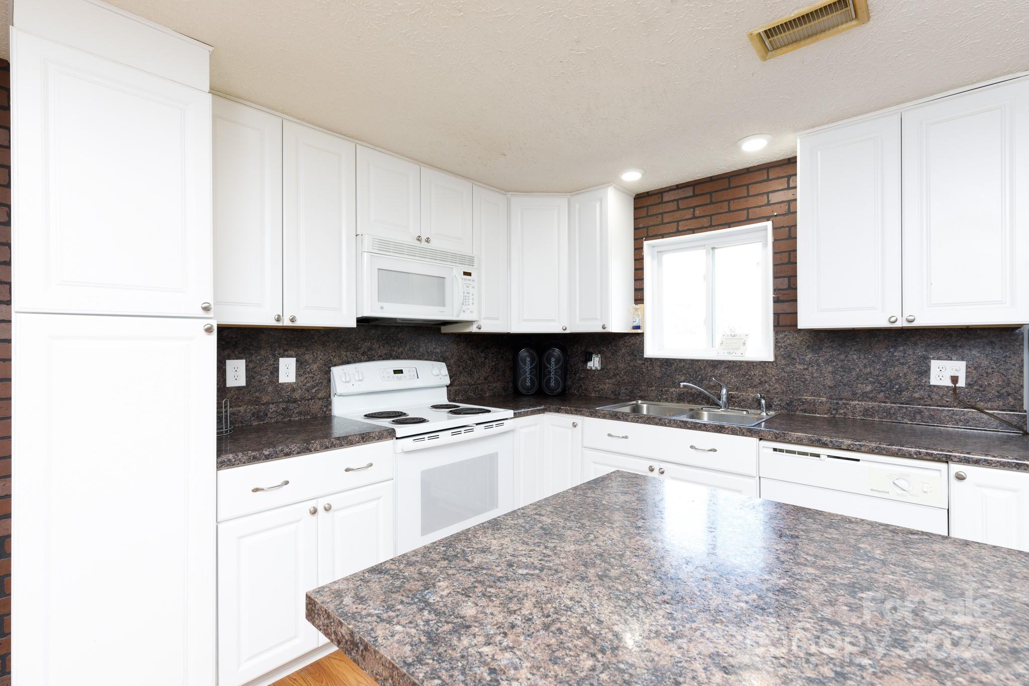 Bethesda Knoll - Residential
