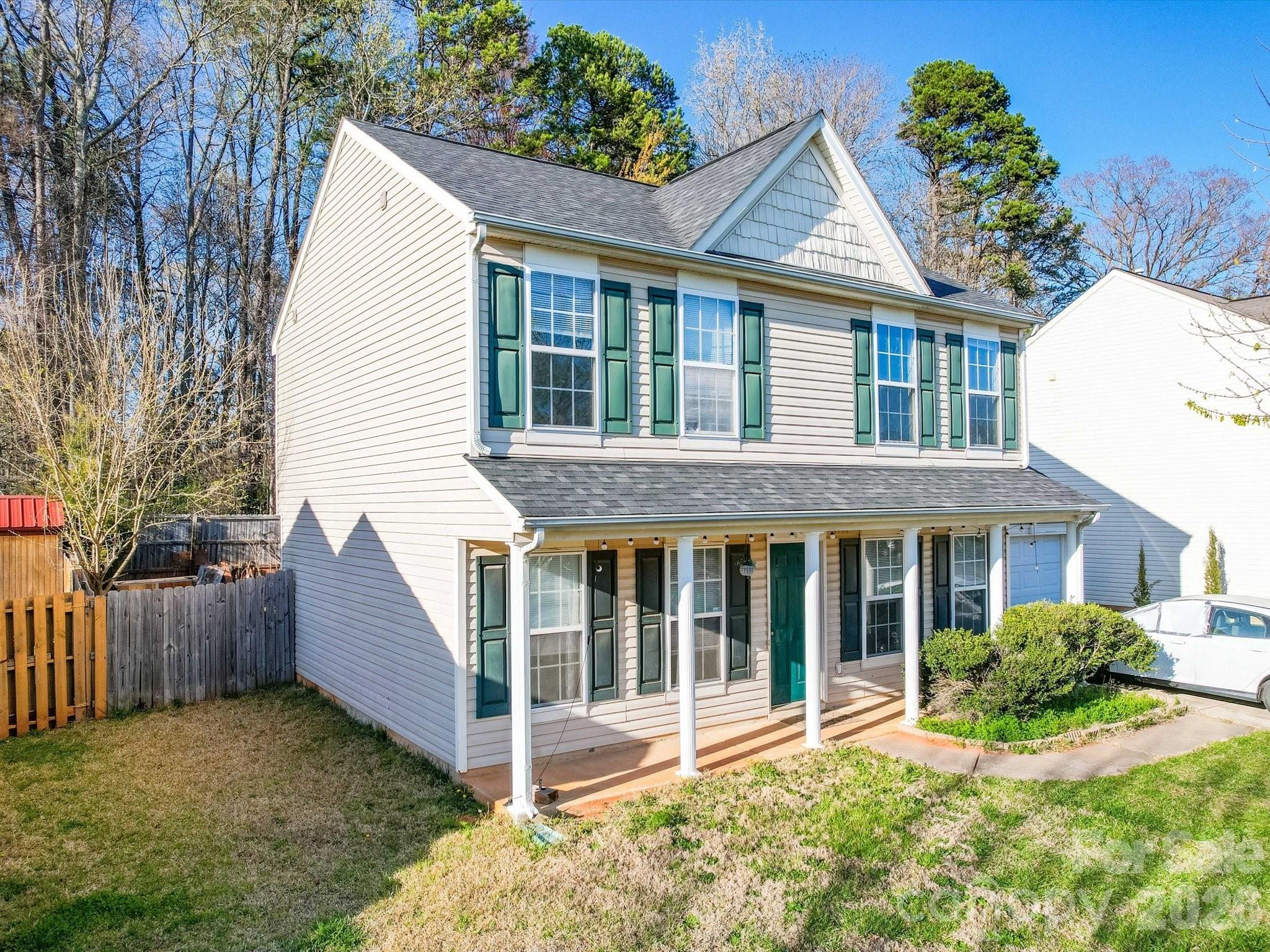 An excellent choice for first-time homebuyers! This charming home features 4 spacious bedrooms and a fenced yard, perfect for kids or pets. It’s conveniently located near downtown and major highways, making commuting a breeze. A wonderful and welcoming place to start your homeownership journey.