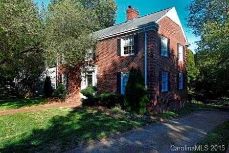 Beautiful two-story brick home located in the heart of Oakwood district. Features include HW's throughout most of the home, crown molding, spacious den w/fireplace, formal LR/office, & neutral colors on the main level. Fabulous, expansive formal DR features antique chandelier, built-ins, & French doors leading to the screened porch overlooking the backyard. Updated kitchen includes granite countertops, SS appliances, updated light fixture, tile floors, & 1/2 BA located just off the kitchen.