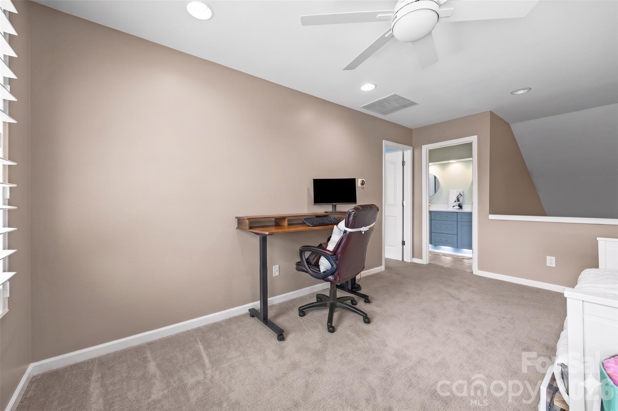 Ivy Ridge At Ballantyne - Residential