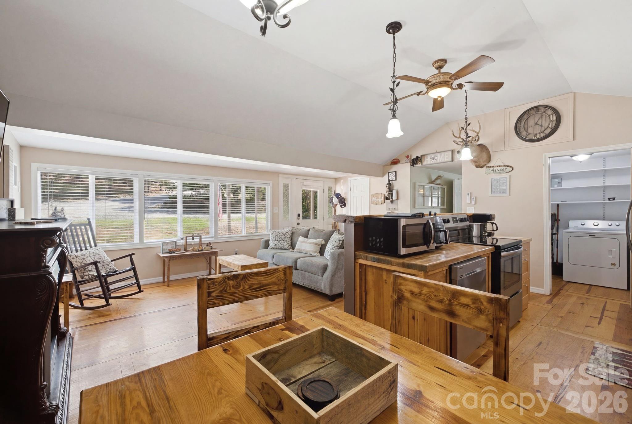 Kaylas Ridge - Residential
