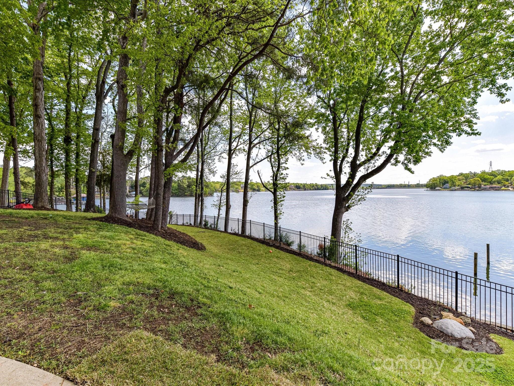 Tega Cay - Residential