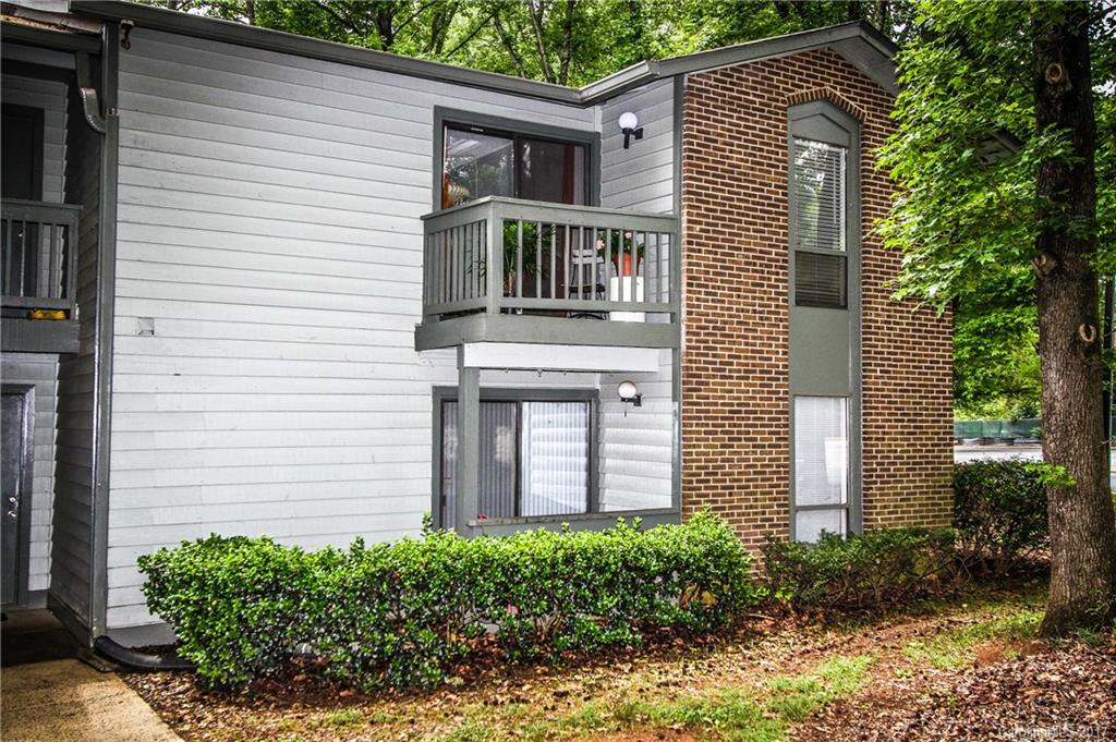 Great rental unit in the Essex in SouthPark! Walk to Strawberry Hill shops and dining. Second floor corner unit with an updated bathroom, fresh paint, and laundry included.