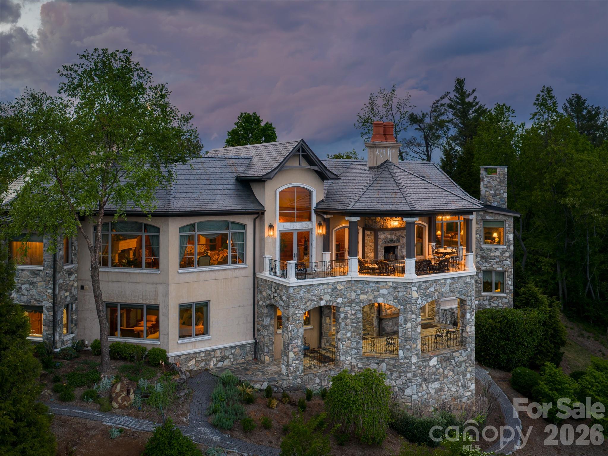 Reynolds Mountain - Residential