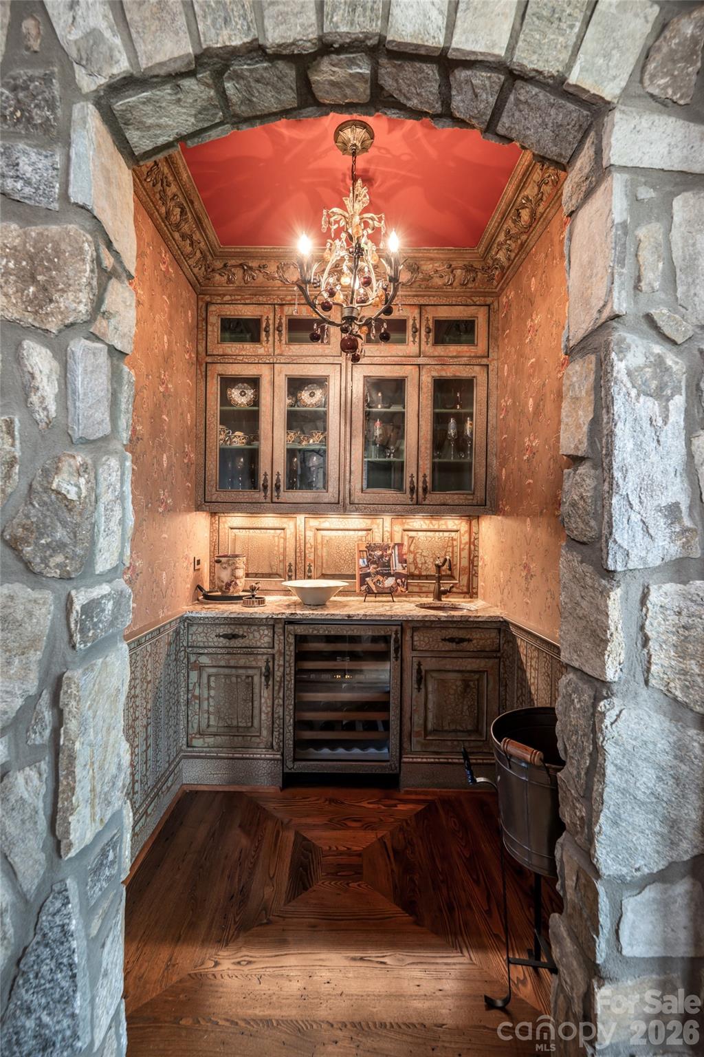 Reynolds Mountain - Residential