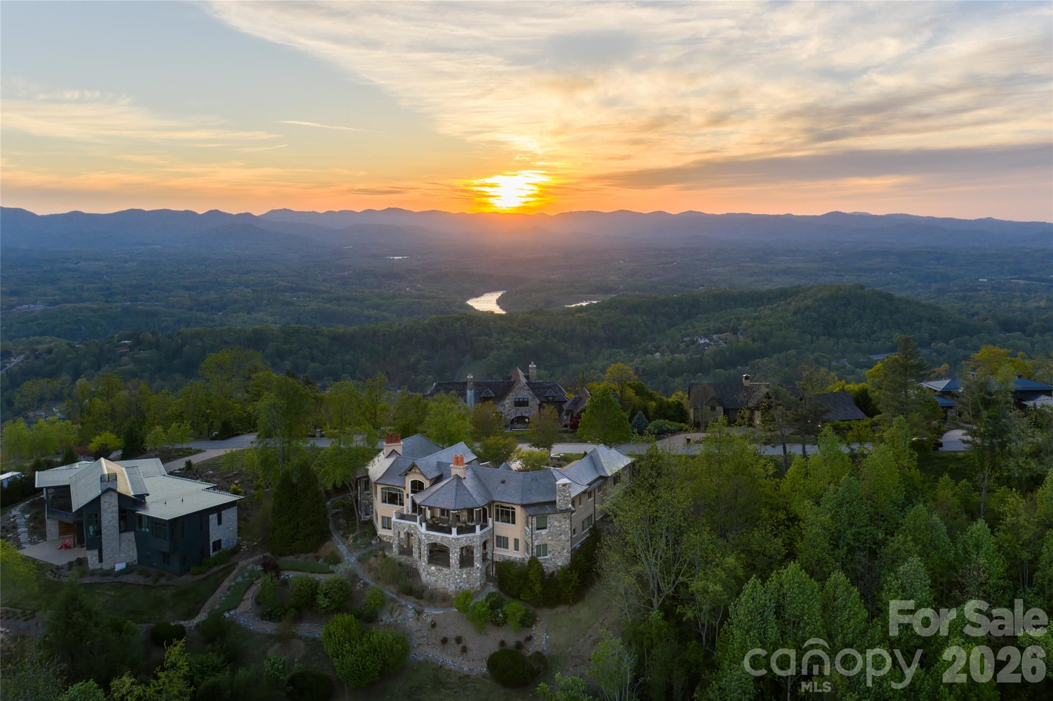 Reynolds Mountain - Residential