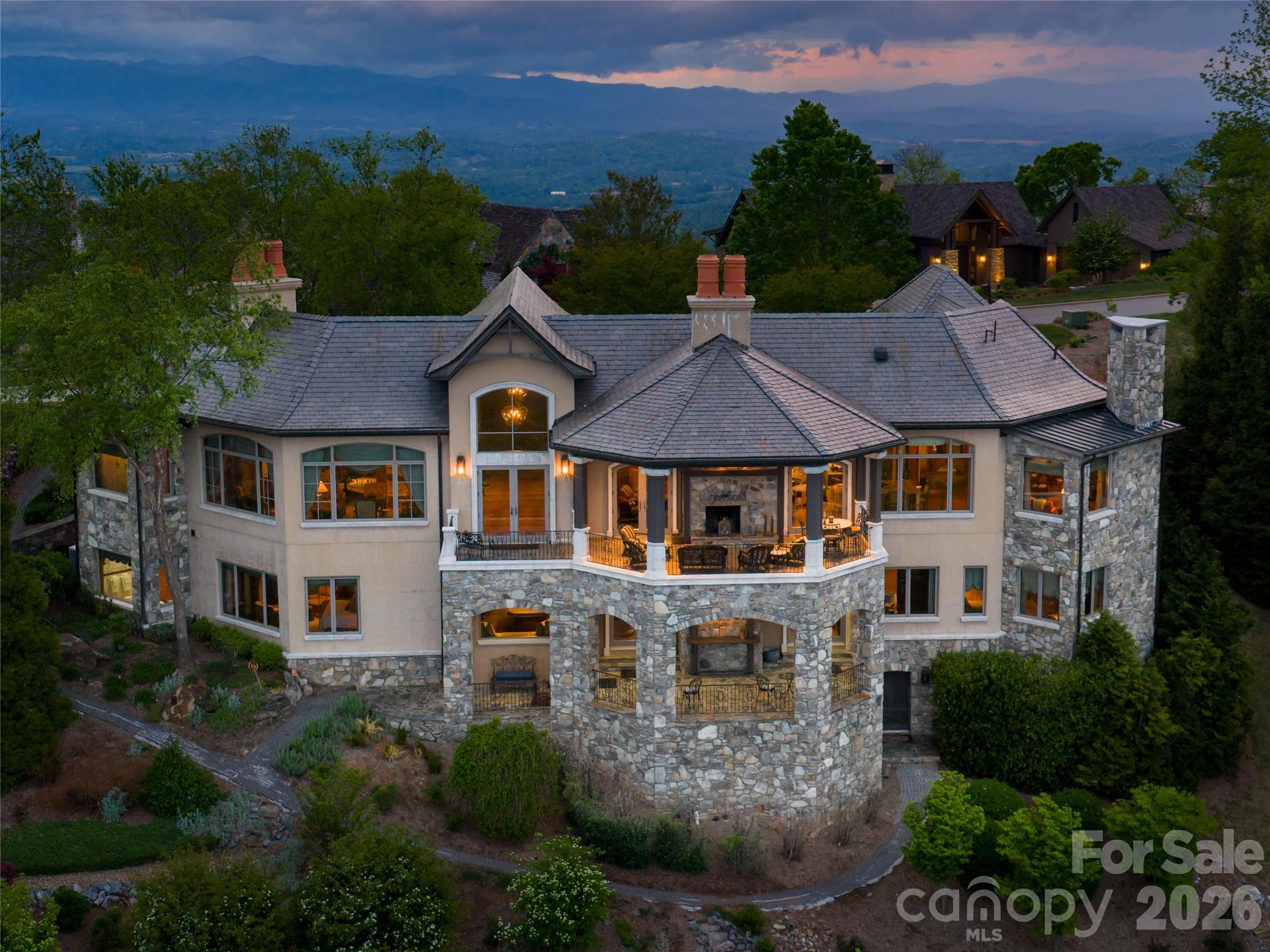 Reynolds Mountain - Residential