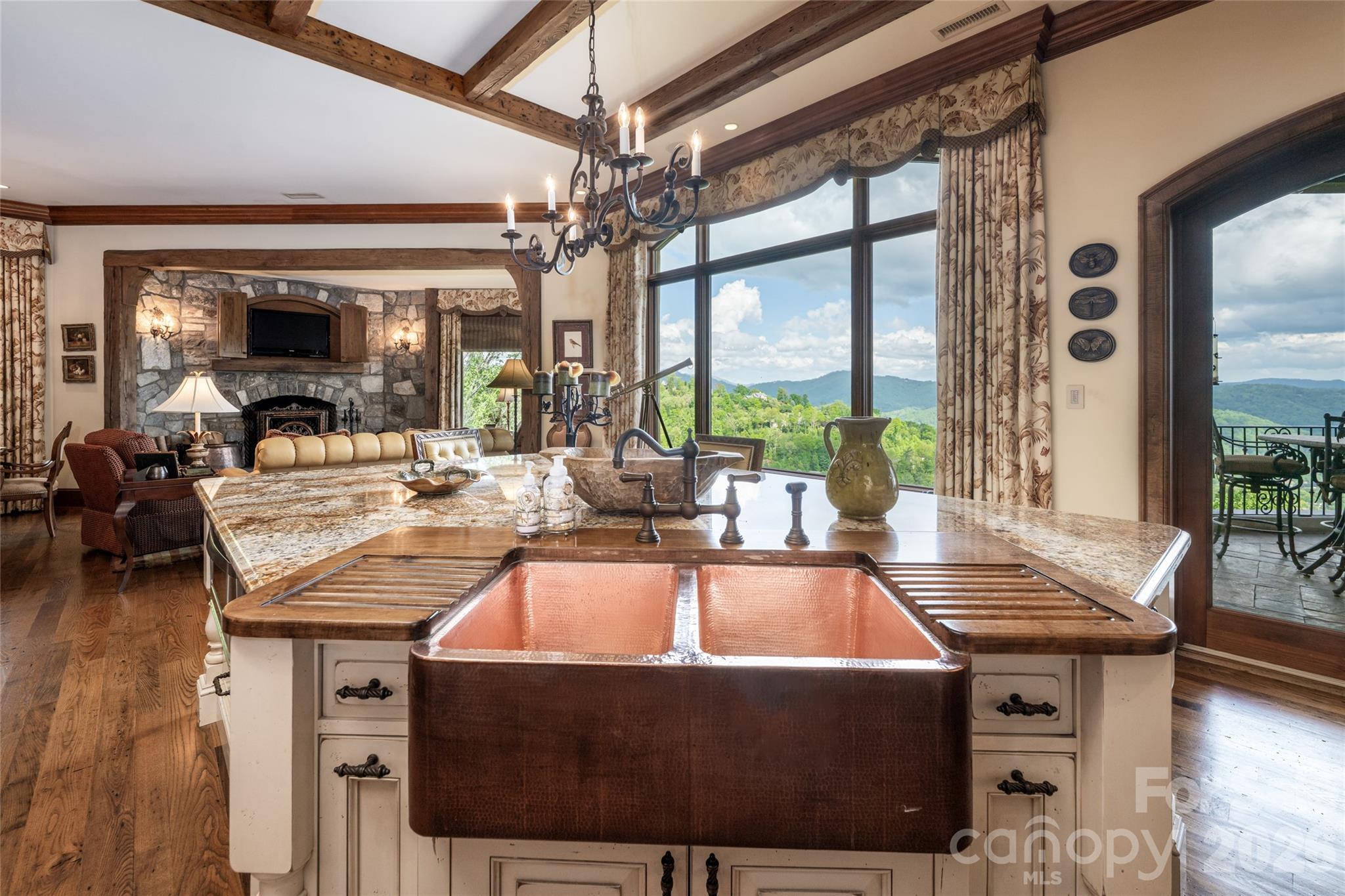 Reynolds Mountain - Residential