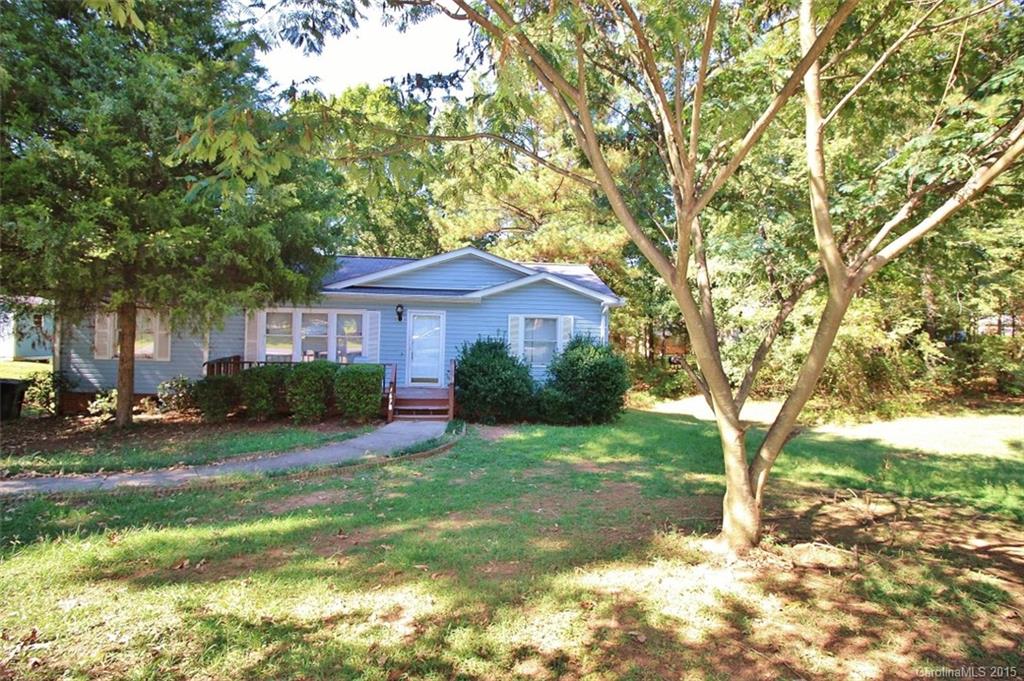Enjoy all the conveniences of Rock Hill living yet feel like you are living out in the country!  This pretty ranch is surrounded by trees and shade in a very small community close to everything!  Super floorplan with great room open to dining room and kitchen.  Lot’s of hardwood floors and a high crawl for storage below. This home is currently rented and occupied so please make an appt. to view.