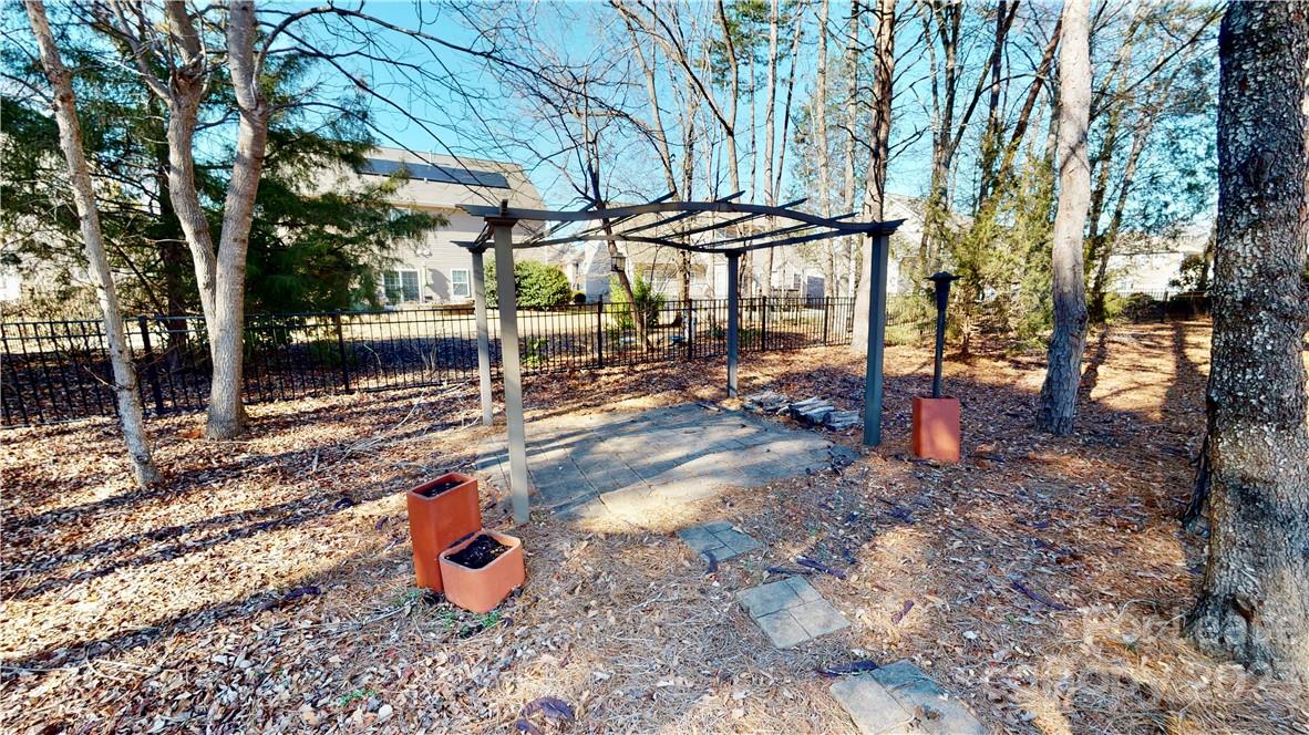 Stowe Pointe - Residential Lease