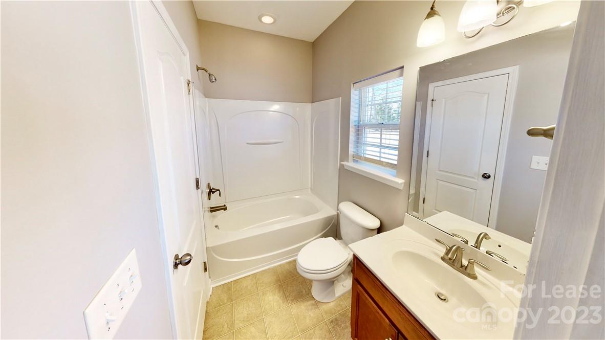 Stowe Pointe - Residential Lease