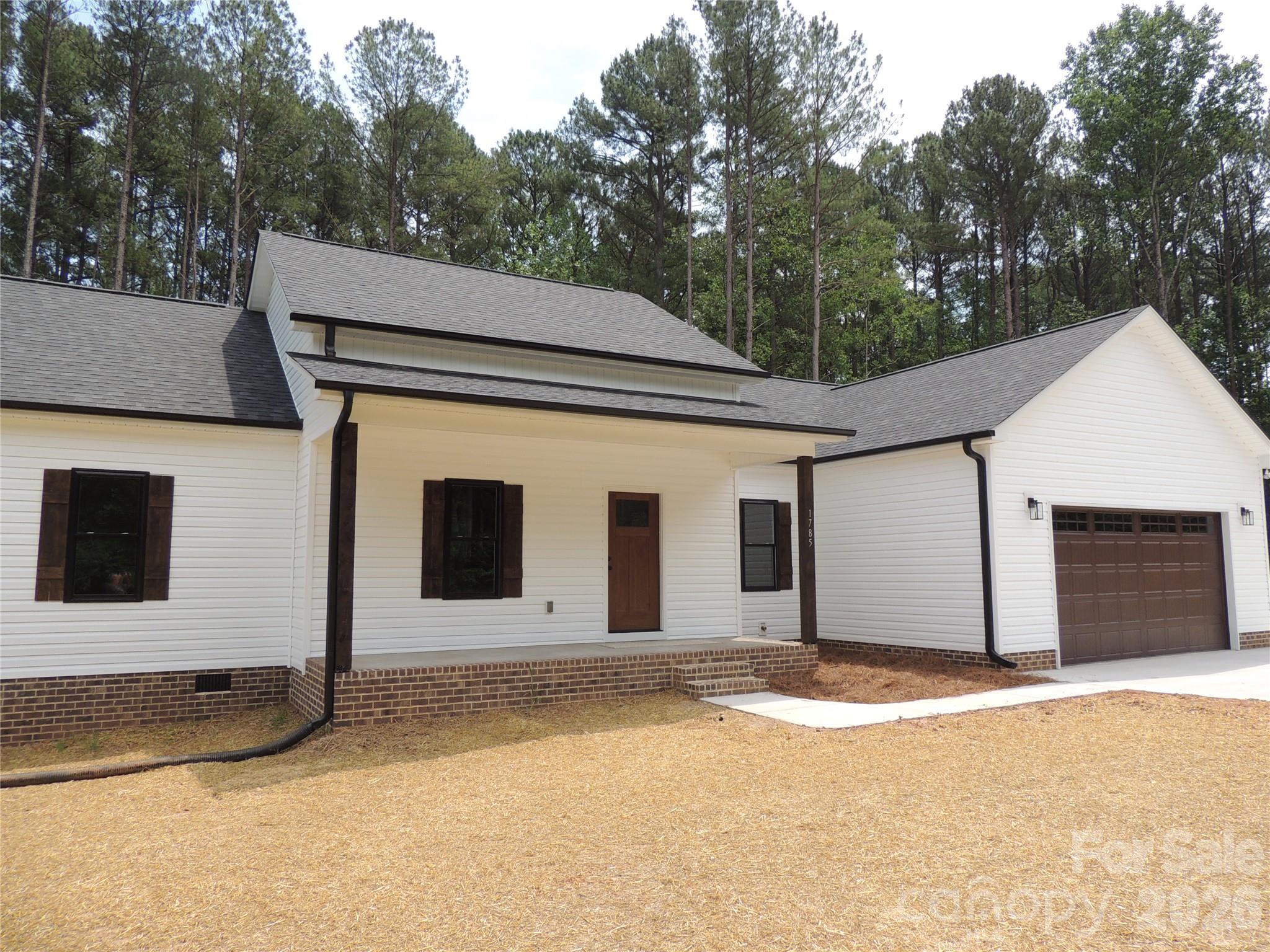 DUTCHMAN TRAILS - Residential