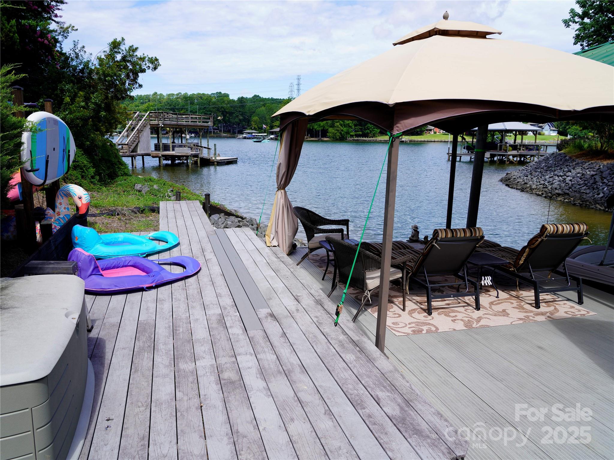 River Lake - Residential