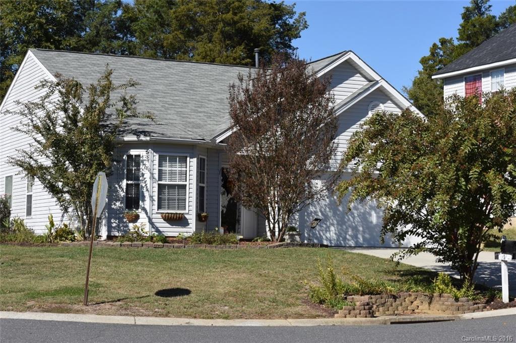 Welcome home!!  Great floor plan, split bedroom, vaulted great room with fireplace/gas logs, tray ceiling in master bedroom, garden tub, double garage.  New beautiful laminate flooring throughout and tile flooring in bathrooms and kitchen.  Enjoy the newly fenced in backyard on the patio with pergola!  Beautiful kitchen with stainless steel appliances, washer and dryer stay, home warranty included.