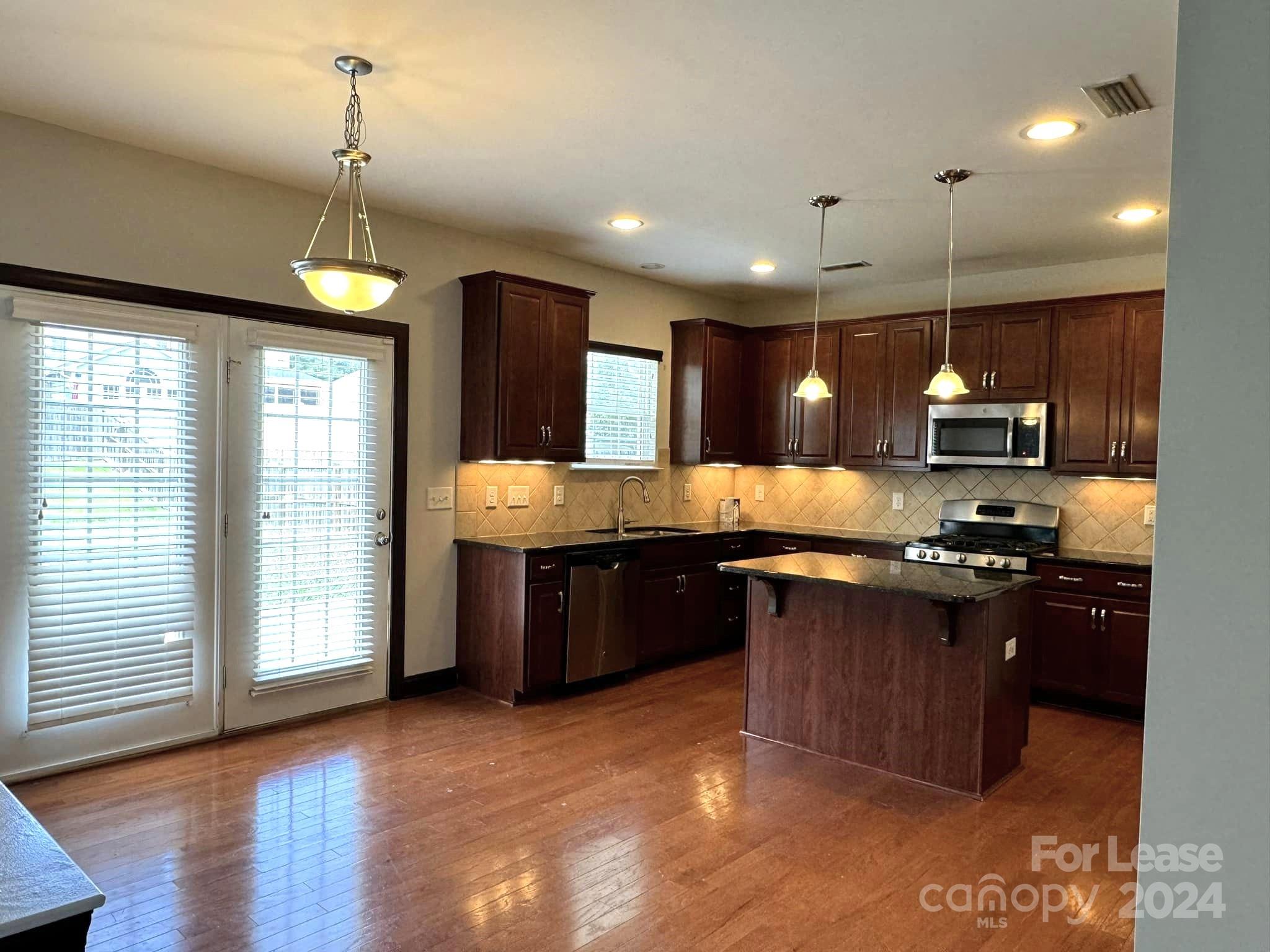 Greylock - Residential Lease