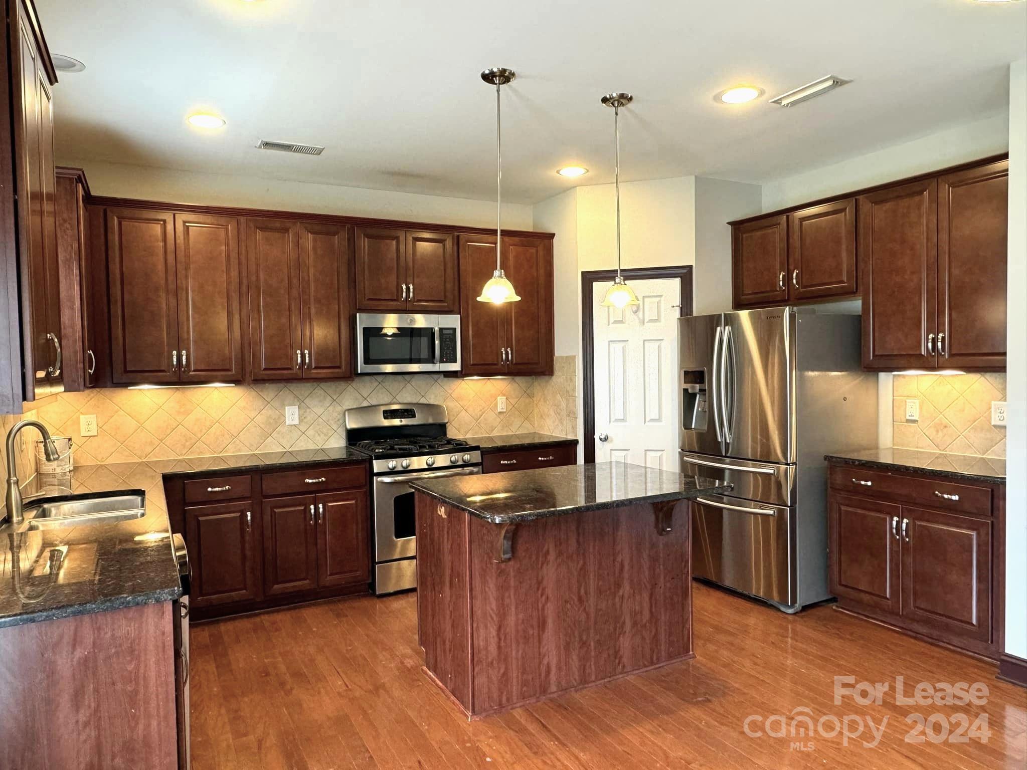 Greylock - Residential Lease