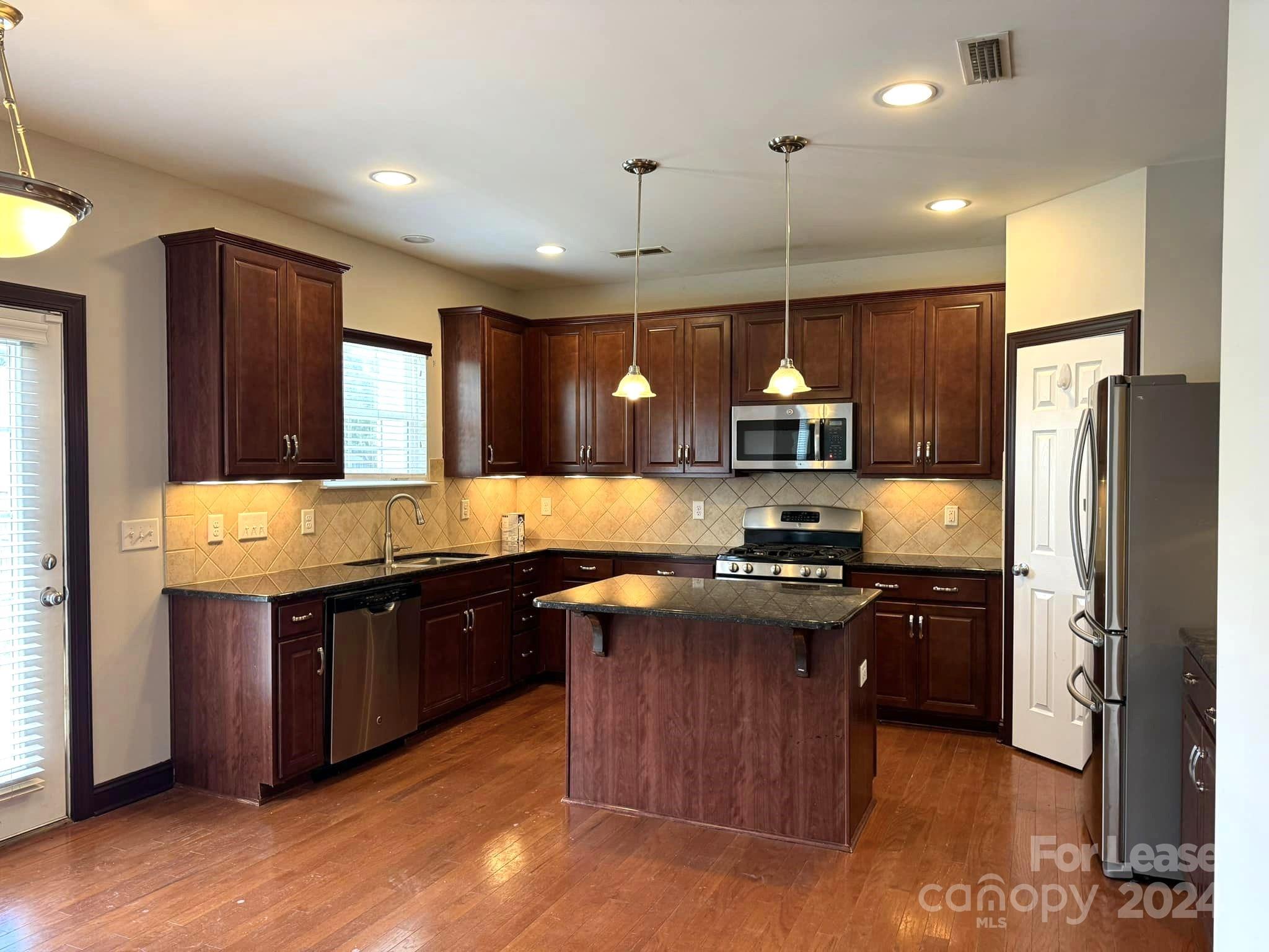 Greylock - Residential Lease