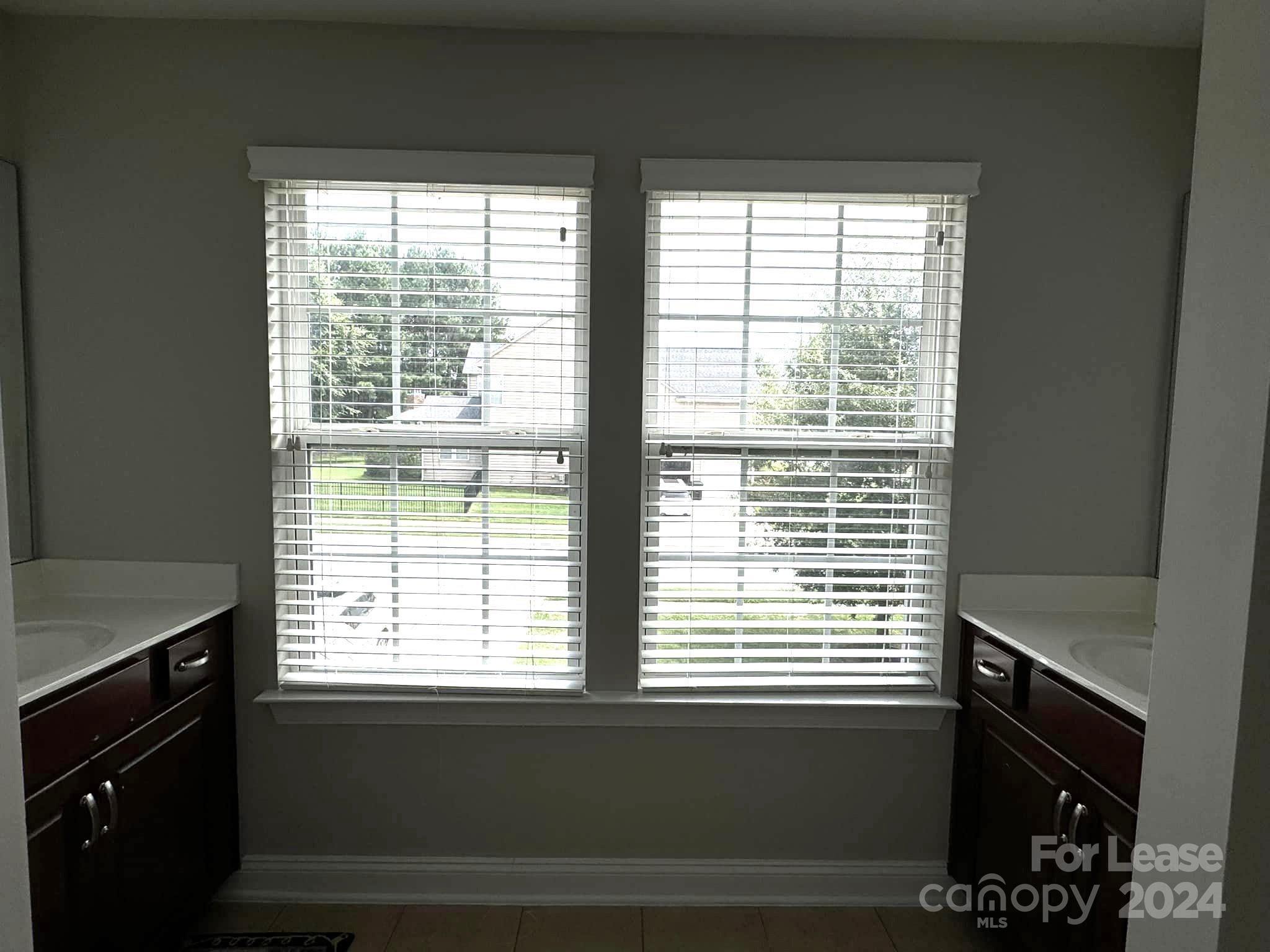 Greylock - Residential Lease